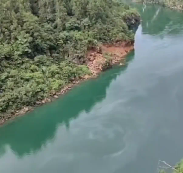 倍加网配资 贵州余庆县通报“大乌江码头现浮油”：船舶作业时液压泵爆管所致