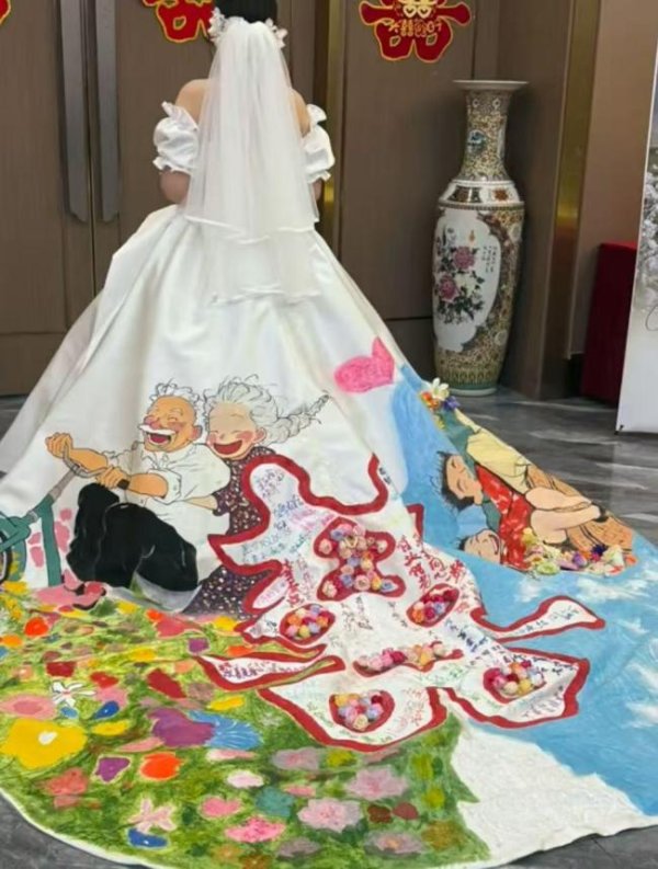 金牛呗 新郎耗时一个月绘制婚纱图案 独一无二的爱